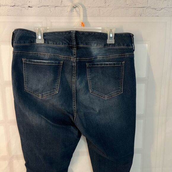 Torrid Blue 3 Buttons Waist Whisker Faded Cotton Blend Skinny Jeans Size 16R - Picture 5 of 9